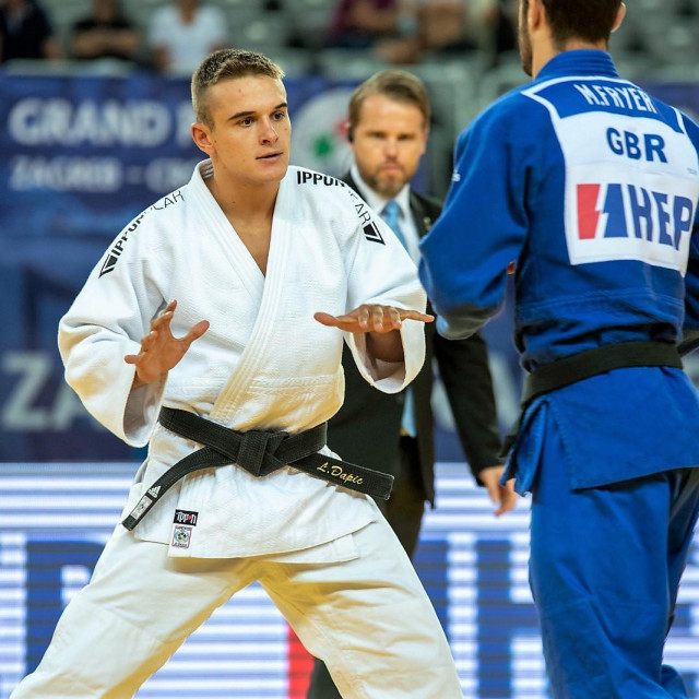 &lt;p&gt;Dubrovčanin Leon Đapić, član Judo kluba Ura Nage na Grand Prixu u Zagrebu borio se protiv Britanca Michaela Fryera&lt;/p&gt;