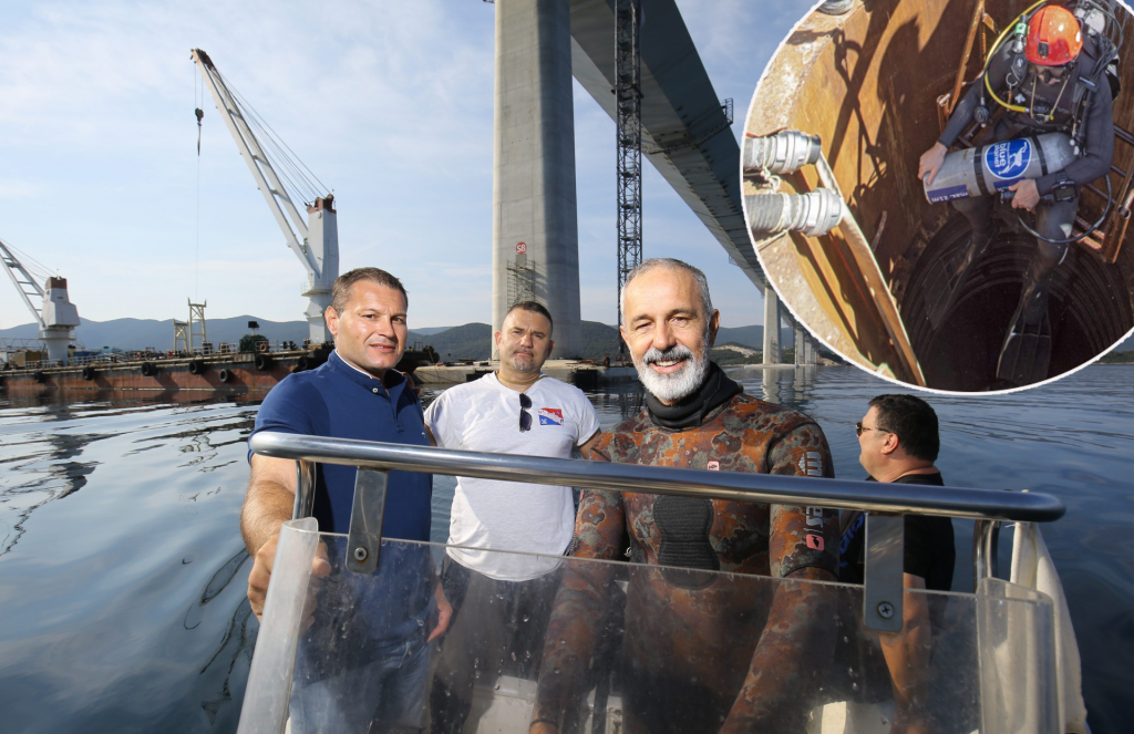 &lt;p&gt;Ronioci splitske tvrtke Stijeg ispod mosta: Nikša Kaleb, Boran Martić i Luka Vekić na brodu s našim reporterom&lt;/p&gt;