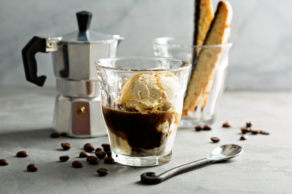 &lt;p&gt;Coffee affogato with vanilla ice cream and espresso&lt;/p&gt;