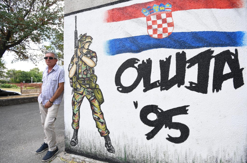 &lt;p&gt;Ivan Čerina uz grafit posvećen ‘Oluji’&lt;/p&gt;
