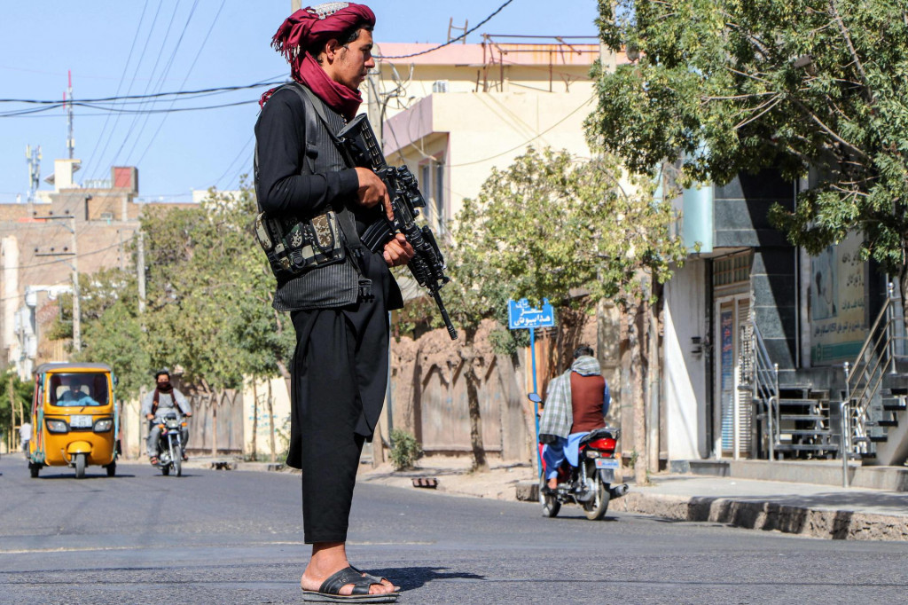 &lt;p&gt;Talibanski vojnik na ulici Kabula - broj terorističkih napada se smanjio, ali ljudi i dalje ginu&lt;/p&gt;