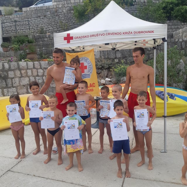 <p>&Scaron;kola plivanja u organizaciji Crvenog križa Dubrovnik</p>