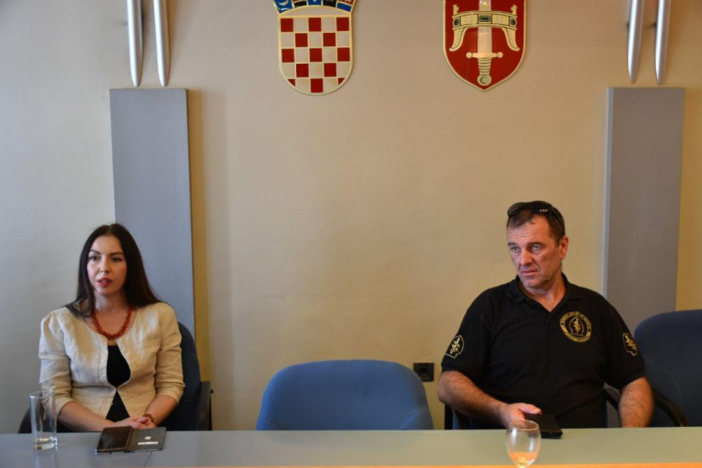 &lt;p&gt;Iris Ukić Kotarac se sastala s predstavnicima braniteljskih udruga&lt;/p&gt;