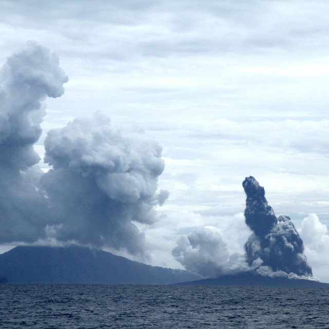 &lt;p&gt;Ova slika snimljena 1. siječnja 2019. prikazuje vulkan Anak (Dijete) Krakatoa, koji je uzrokovao tsunami 22. prosinca 2018&lt;/p&gt;
