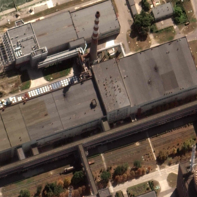 &lt;p&gt;Pogled iz zraka na nuklearku - ruska i ukrajinska snaga se međusobno optužuju za štete na krovu postrojenja&lt;/p&gt;
