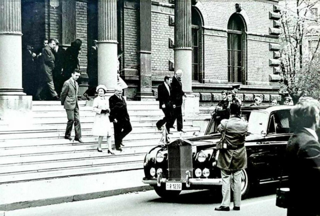 &lt;p&gt;Kraljica Elizabeta II. nakon posjeta HAZU 1972. godine&lt;/p&gt;