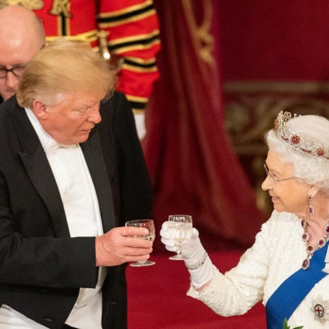 &lt;p&gt;Britanska kraljica u društvu Donalda Trumpa 2019. godine&lt;/p&gt;