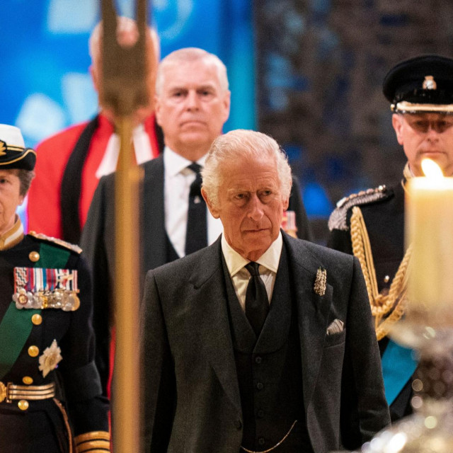 &lt;p&gt;Britain‘s King Charles III (front C), Britain‘s Princess Anne, Princess Royal (L), Britain‘s Prince Andrew, Duke of York (rear C) and Britain‘s Prince Edward, Earl of Wessex (R), arrive to attend a Vigil at St Giles‘ Cathedral, in Edinburgh, on September 12, 2022, following the death of Queen Elizabeth II on September 8. - Mourners will on September 12, 2022 get the first opportunity to pay respects before the coffin of Queen Elizabeth II, as it lies in an Edinburgh cathedral where King Charles III will preside over a vigil. (Photo by Jane Barlow/POOL/AFP)&lt;/p&gt;
