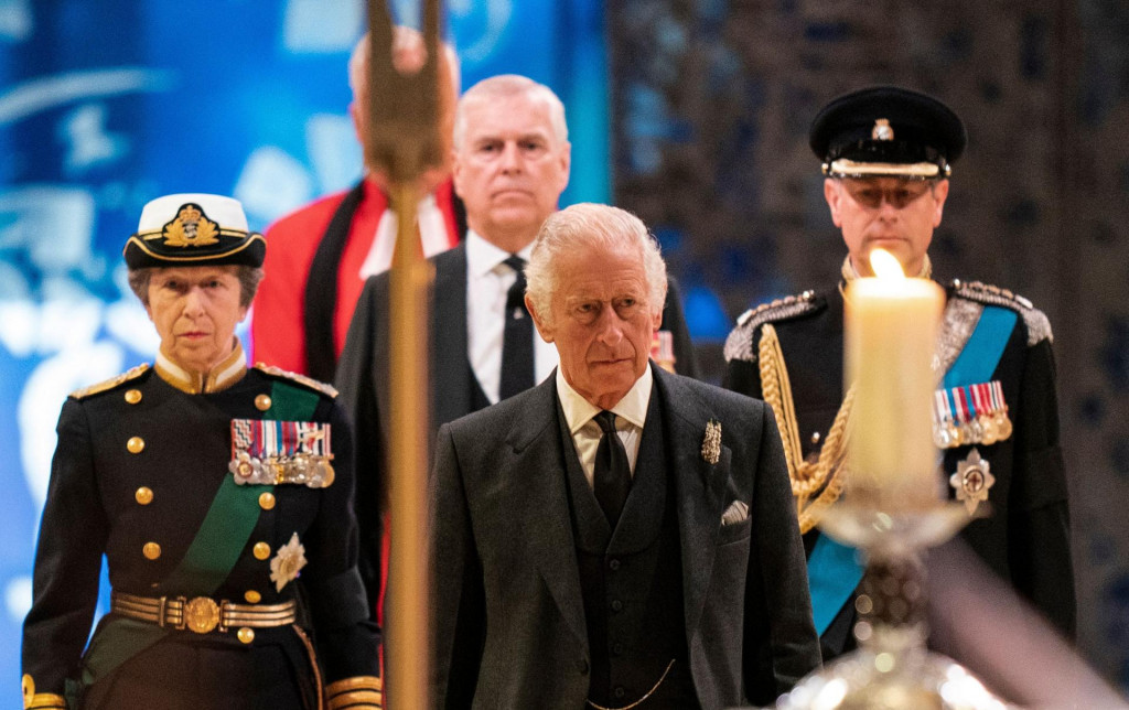 &lt;p&gt;Britain‘s King Charles III (front C), Britain‘s Princess Anne, Princess Royal (L), Britain‘s Prince Andrew, Duke of York (rear C) and Britain‘s Prince Edward, Earl of Wessex (R), arrive to attend a Vigil at St Giles‘ Cathedral, in Edinburgh, on September 12, 2022, following the death of Queen Elizabeth II on September 8. - Mourners will on September 12, 2022 get the first opportunity to pay respects before the coffin of Queen Elizabeth II, as it lies in an Edinburgh cathedral where King Charles III will preside over a vigil. (Photo by Jane Barlow/POOL/AFP)&lt;/p&gt;