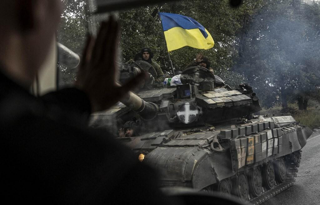 &lt;p&gt;Ukrajinske snage ulaze u grad Izjum nakon povlačenja ruskih snaga u Harkivskoj oblasti&lt;/p&gt;