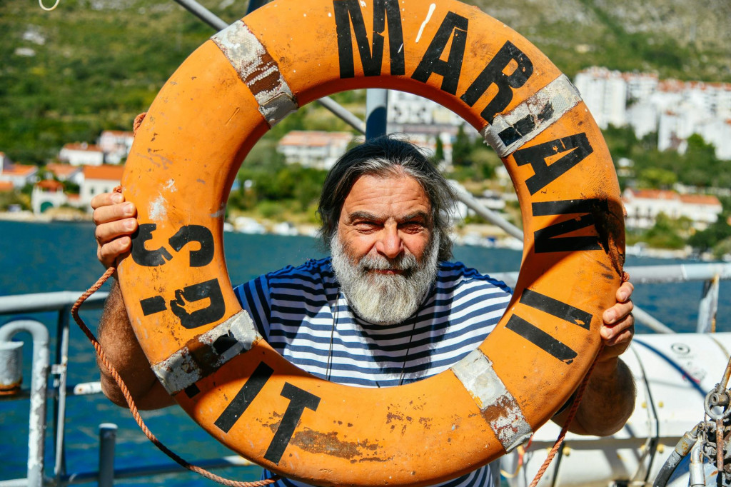 &lt;p&gt;Ribar Darko Kunac- Bigava na svojoj koči Marjan u Dubrovniku&lt;/p&gt;
