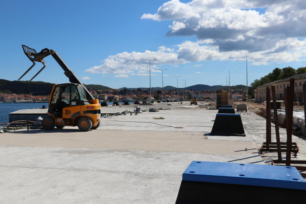 &lt;p&gt;Završeno 85 posto radova na izgradnji Pomorsko-putničkog terminala u Veloj Luci&lt;/p&gt;