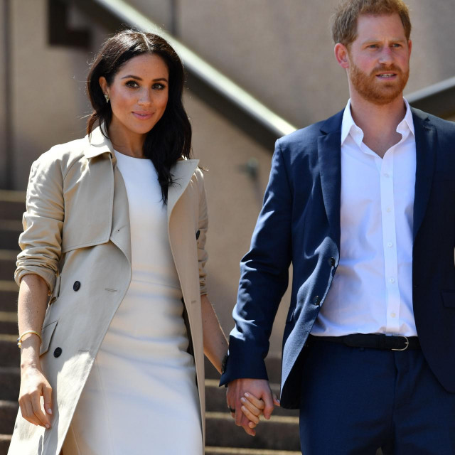 &lt;p&gt;Meghan Markle s princom Harryjem na stepenicama Opere u Sydneyju na australskouj turneji 2018.&lt;/p&gt;