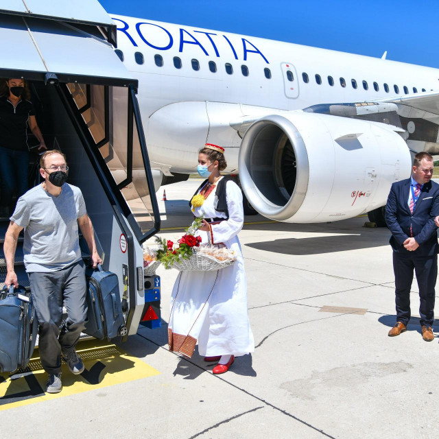 &lt;p&gt;Dubrovnik, 210521.&lt;br&gt;
Prvi ovogodisnji let Croatia Airlinesa na relaciji Frankfurt - Dubrovnik sletio je u zracnu luku Cilipi cime je zapocelo prvo izravno ovogodisnje povezivanje Dubrovnika s Europom i svijetom ove kompanije.&lt;br&gt;
