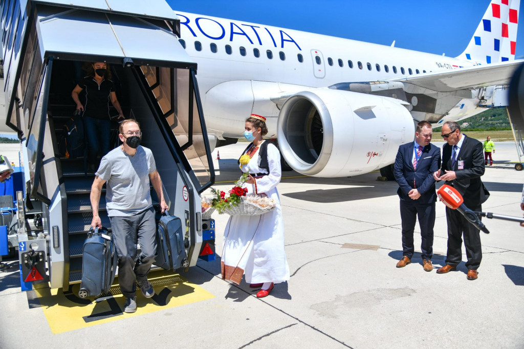 &lt;p&gt;Dubrovnik, 210521.&lt;br&gt;
Prvi ovogodisnji let Croatia Airlinesa na relaciji Frankfurt - Dubrovnik sletio je u zracnu luku Cilipi cime je zapocelo prvo izravno ovogodisnje povezivanje Dubrovnika s Europom i svijetom ove kompanije.&lt;br&gt;