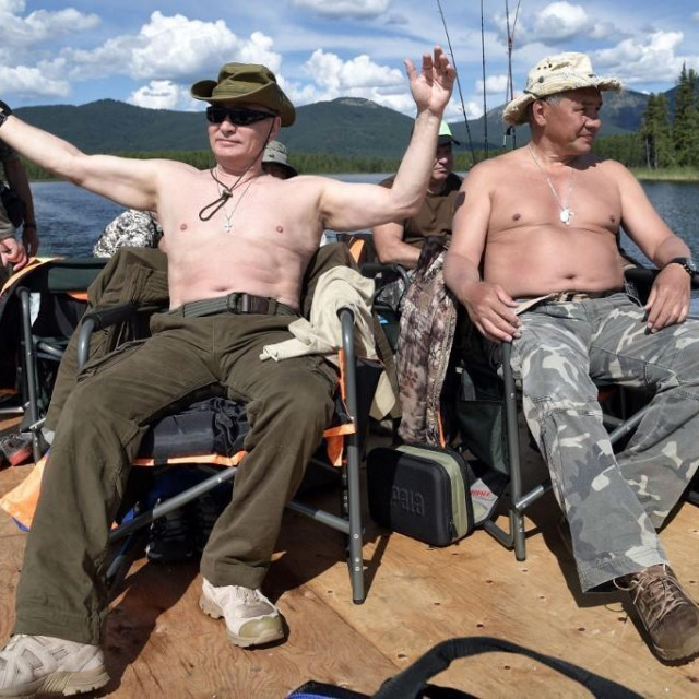 &lt;p&gt;Vladimir Putin i Sergej Šojgu u Sibiru 2017.&lt;/p&gt;