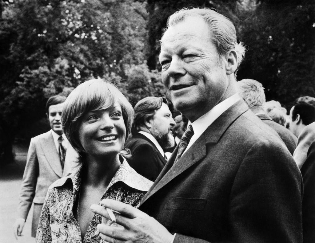 &lt;p&gt;Romy Schneider i Willy Brandt snimljeni u Bonnu 1971.&lt;/p&gt;