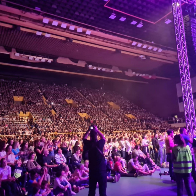 &lt;p&gt;Puna dvorana na Gripama tijekom koncerta Alana Hržice&lt;/p&gt;