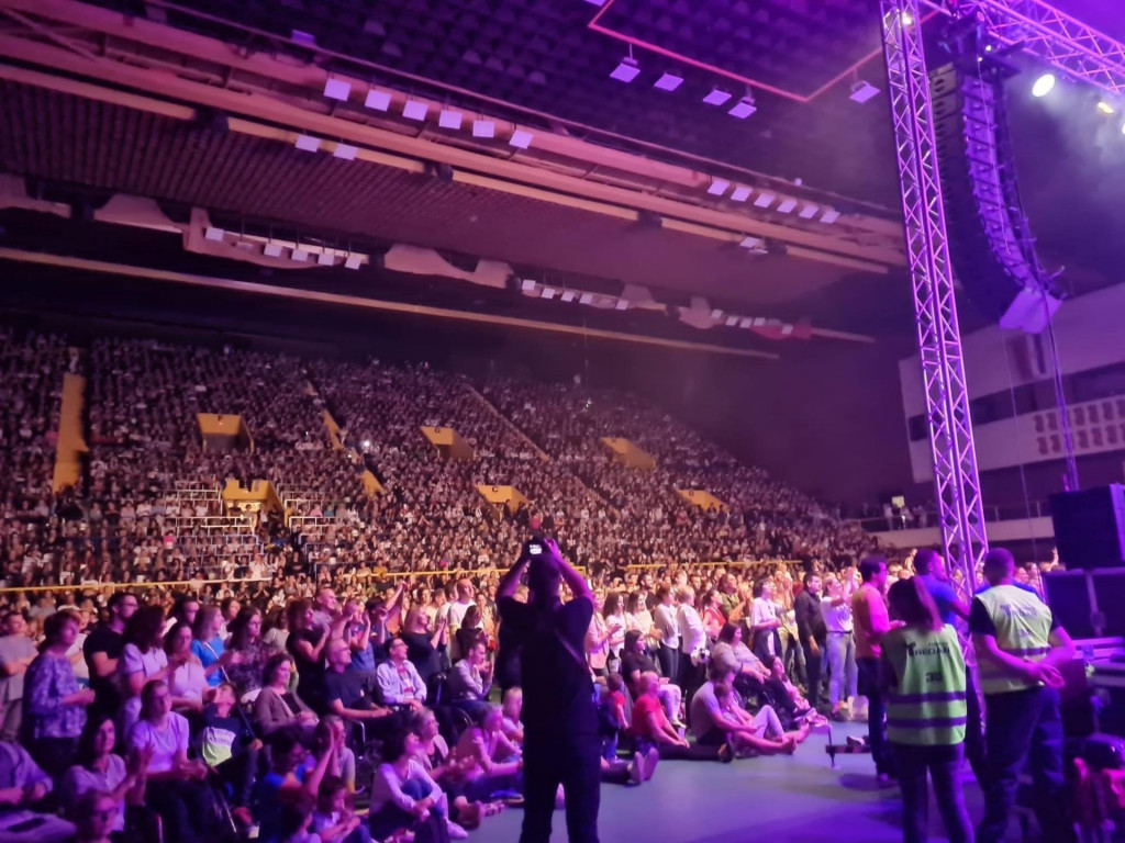 &lt;p&gt;Puna dvorana na Gripama tijekom koncerta Alana Hržice&lt;/p&gt;
