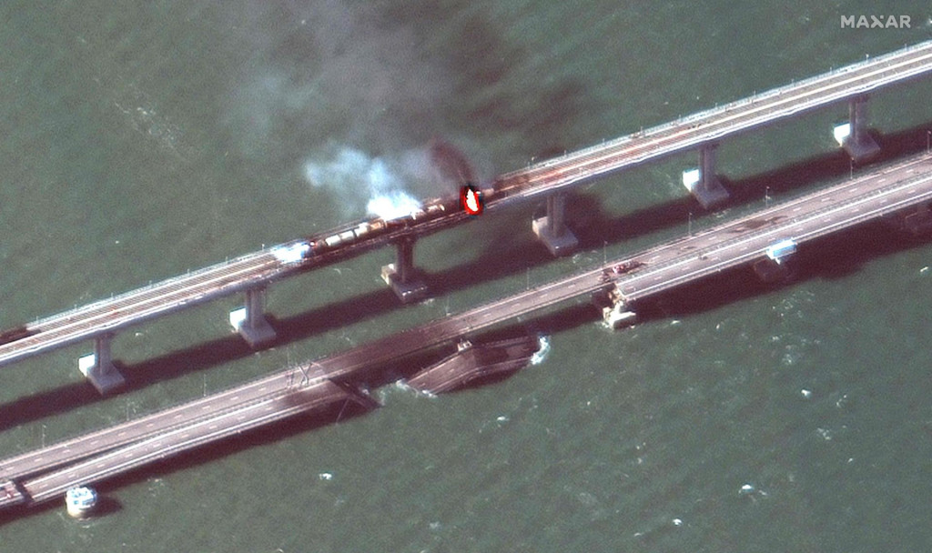 &lt;p&gt;Satelitska snimka dima iznad mjesta eksplozije na mostu&lt;/p&gt;