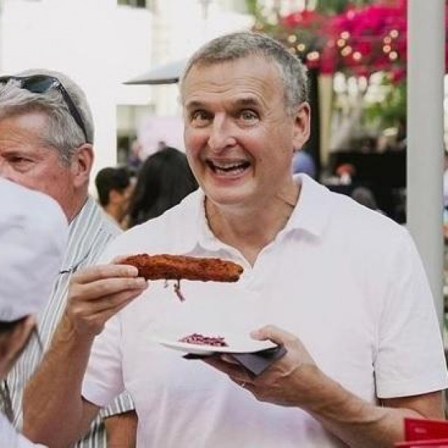 <p>Phil Rosenthal</p>