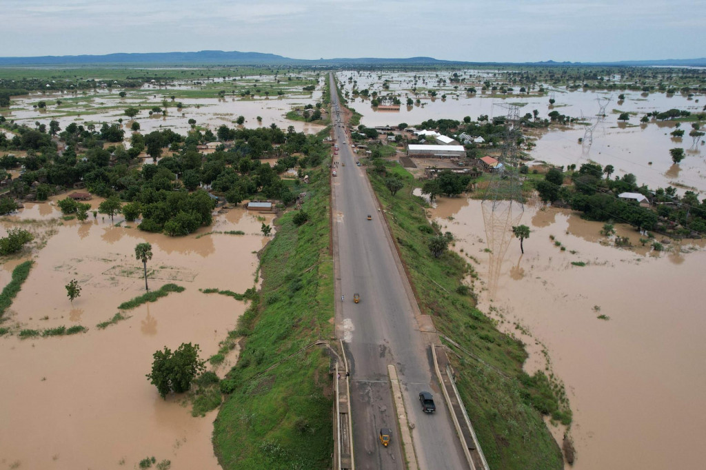&lt;p&gt;Sjeveroistok Nigerije - deseci tisuća ljudi su raseljeni zbog poplava&lt;/p&gt;