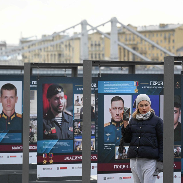 &lt;p&gt;Posteri ruskih vojnika u parku u Moskvi. Jesu li oni uključeni u zločine koji se spominju?&lt;/p&gt;

&lt;p&gt; &lt;/p&gt;