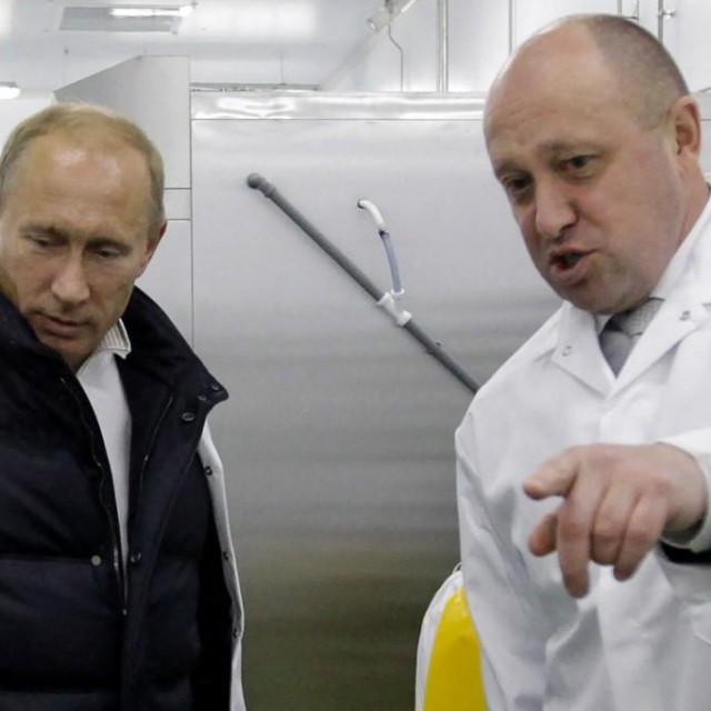 <p>Putin i Prigožin u ugodnom razgovoru&nbsp;</p>