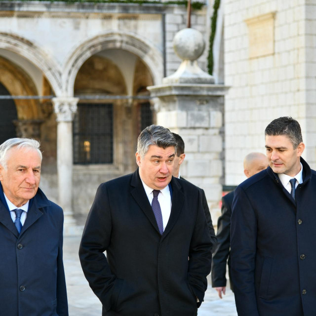 &lt;p&gt;Župan DNŽ Nikola Dobroslavić, predsjendik RH Zoran Milanović i gradonačelnik Dubrovanika Mato Franković&lt;/p&gt;