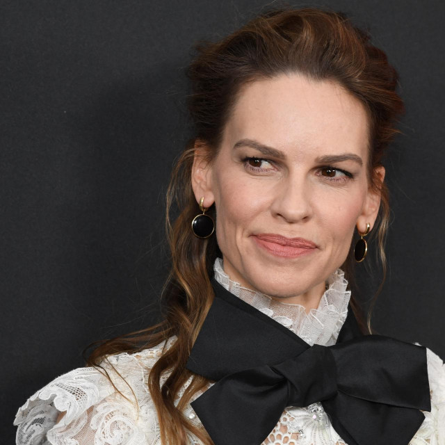 &lt;p&gt;US actress Hilary Swank arrives for a special screening of Universal Pictures‘ ”The Hunt,” March 9, 2020 at the Arclight Cinema in Hollywood. (Photo by Robyn Beck/AFP)&lt;/p&gt;
