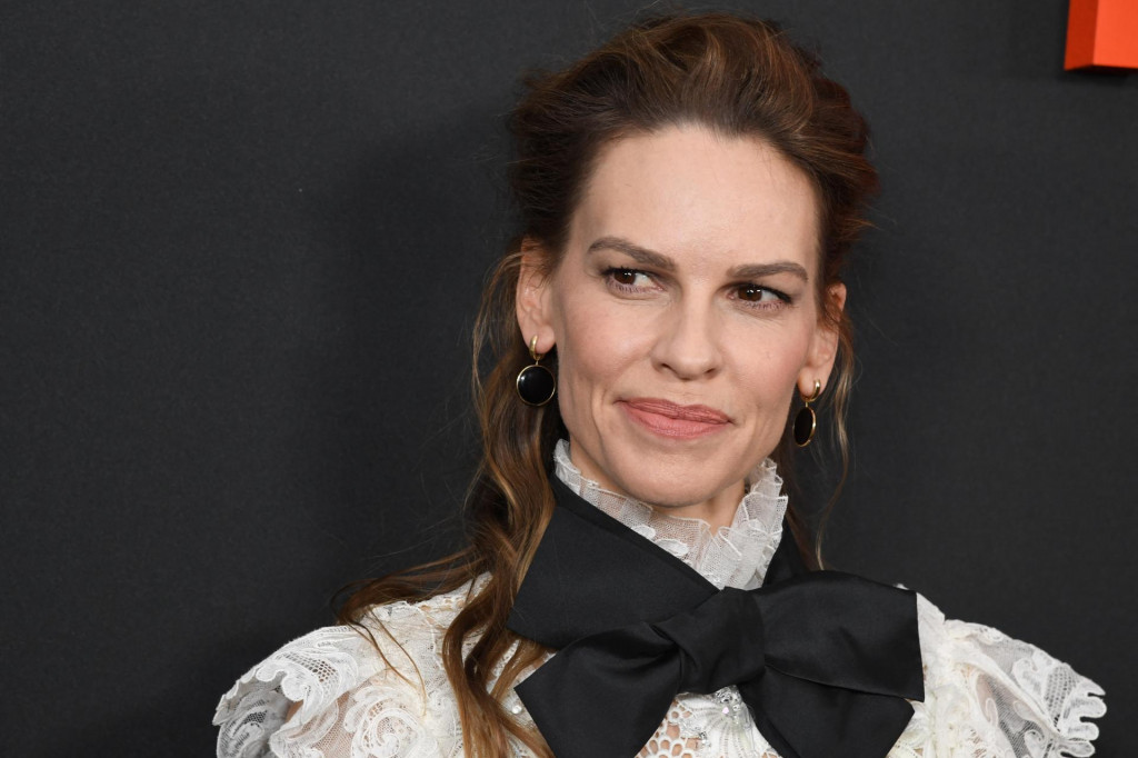 &lt;p&gt;US actress Hilary Swank arrives for a special screening of Universal Pictures‘ ”The Hunt,” March 9, 2020 at the Arclight Cinema in Hollywood. (Photo by Robyn Beck/AFP)&lt;/p&gt;