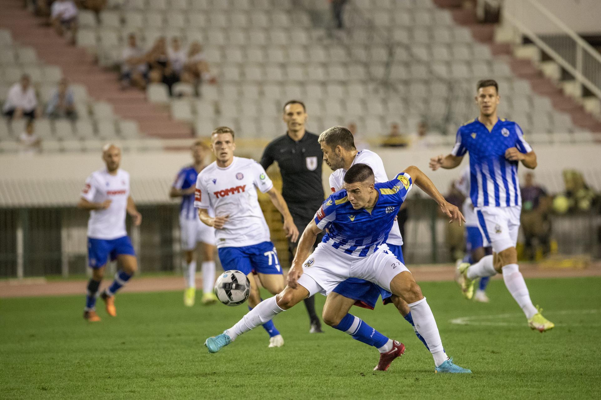 Slobodna Dalmacija - Nakon Poraza Dinama, Navijači Hajduka Na ...