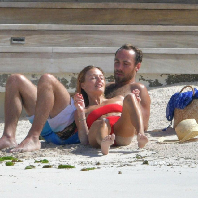 &lt;p&gt;James Middleton i Alizee Thevenet snimljeni na odmoru na karipskom otoku St. Barts&lt;/p&gt;