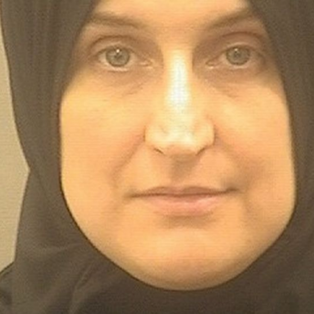 <p>Allison Fluke - Ekren<br>
Policija Alexandrije</p>