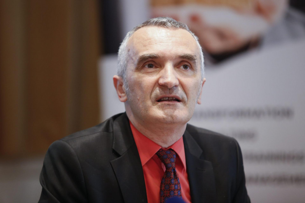 &lt;p&gt;Antikorupcijski aktivist Zorislav Petrović: Bezbroj je načina da se propisi izigraju&lt;/p&gt;