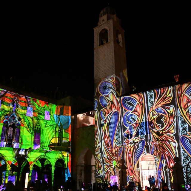 <p>Započeo festival svjetlosti LUMIART 2022.</p>