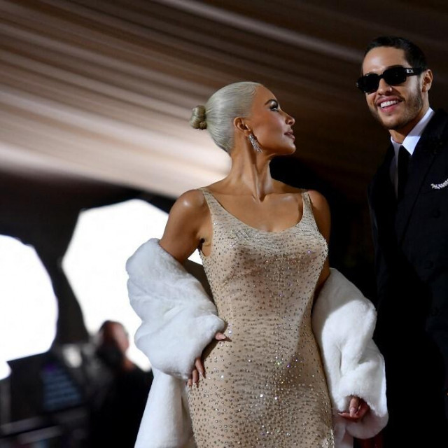 &lt;p&gt;Kim Kardashian i Pete Davidson prilikom dolaska na Met Gala 2022.&lt;/p&gt;