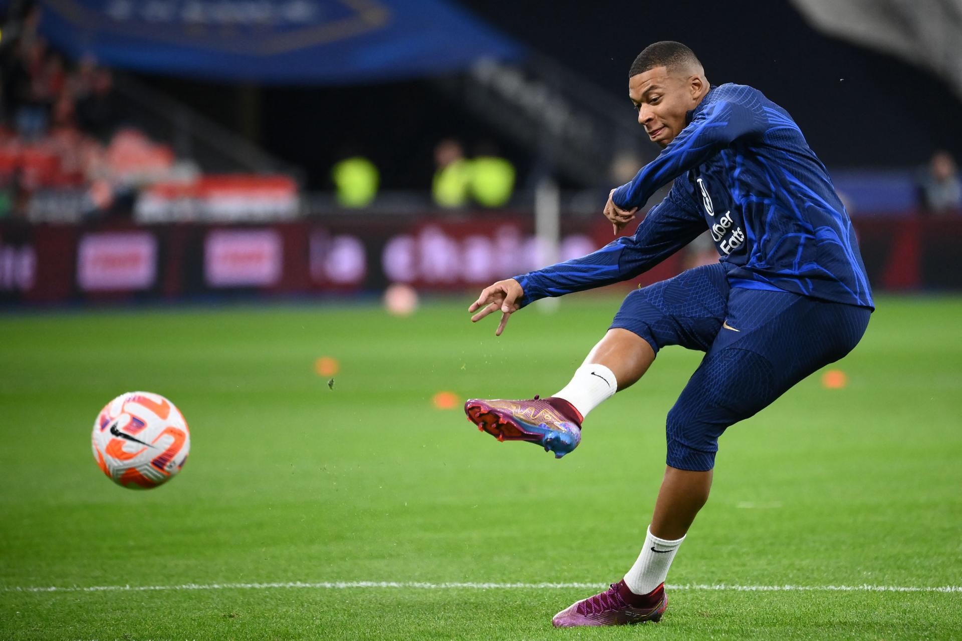 Haaland vs Mbappe. Kylian Mbappe PNG.