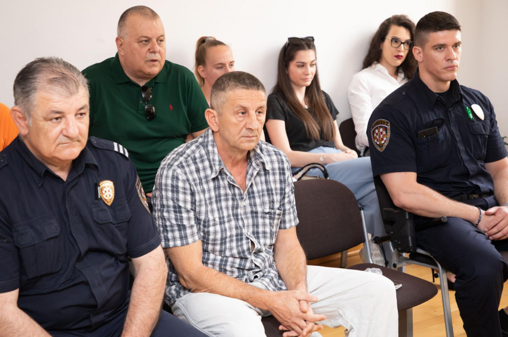 &lt;p&gt;Željko Đekić je osuđen na 38 godina zatvora, svojim činom je sinu oduzeo oba roditelja...&lt;/p&gt;