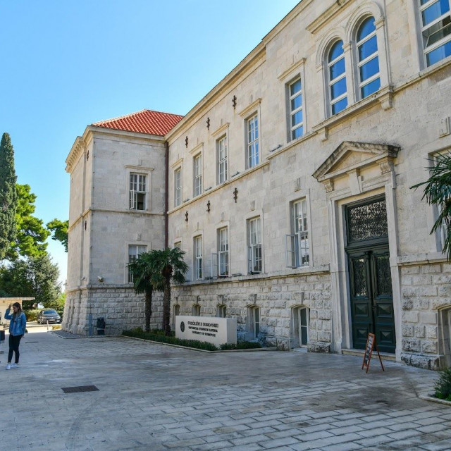&lt;p&gt;Sveučilište u Dubrovniku&lt;/p&gt;