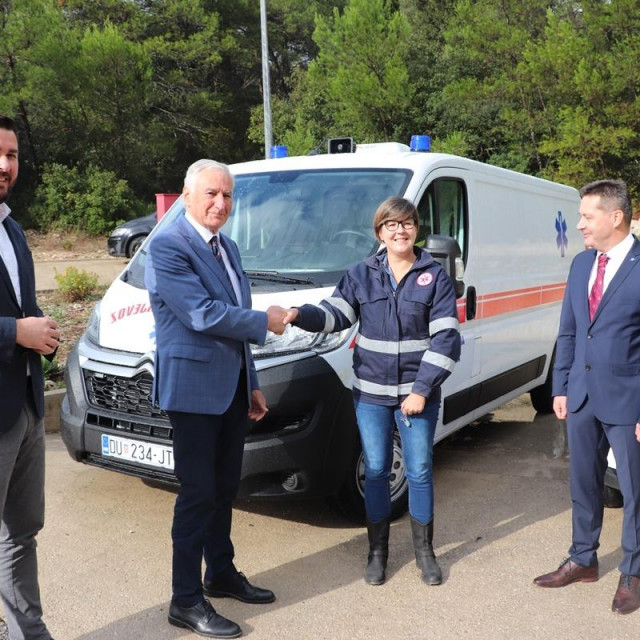 &lt;p&gt;Domu zdravlja Korčula uručeni ključevi dvaju novih vozila vrijednih više od 500 tisuća kuna&lt;/p&gt;