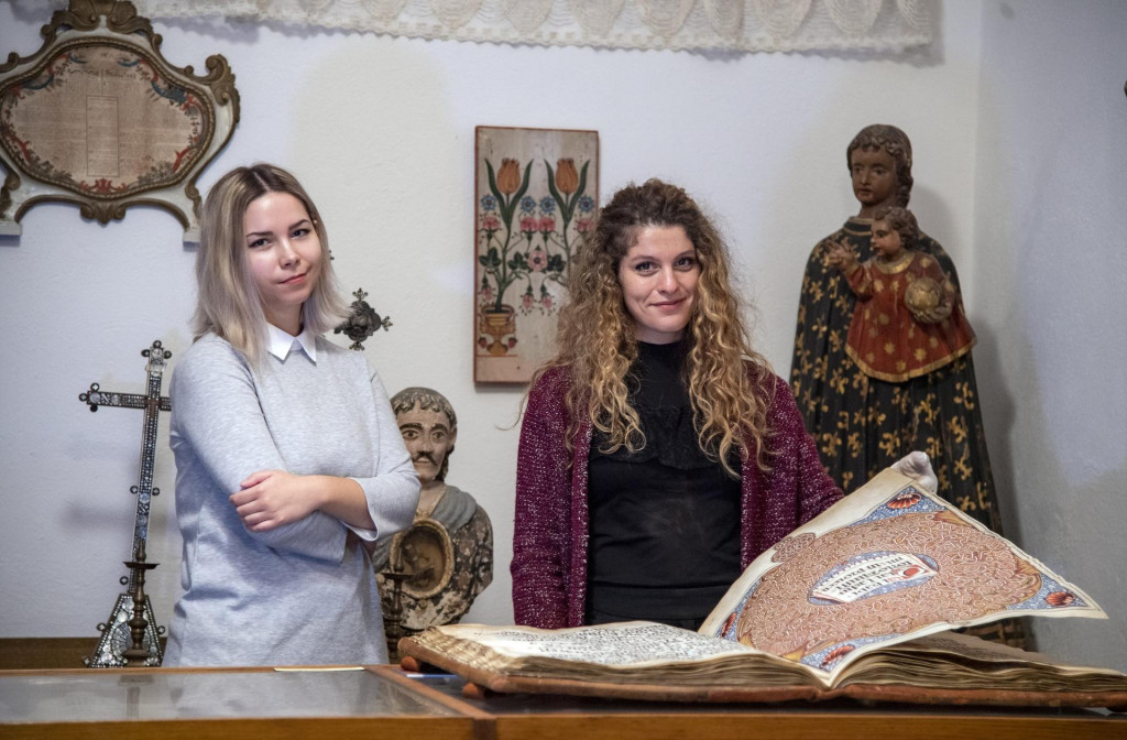 &lt;p&gt;Heidi Vuković i Mia Perković popisuju i restauriraju stare knjige&lt;/p&gt;