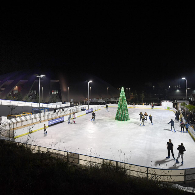 &lt;p&gt;Zadar, 251122.&lt;br&gt;
Na prostoru Sportskog centra Visnjik danas je otvoren Zimski park koji ce biti otvoren do 15. sijecnja 2023.&lt;br&gt;