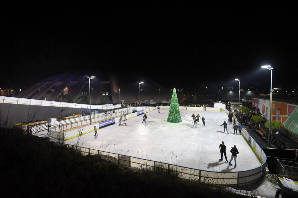 &lt;p&gt;Zadar, 251122.&lt;br&gt;
Na prostoru Sportskog centra Visnjik danas je otvoren Zimski park koji ce biti otvoren do 15. sijecnja 2023.&lt;br&gt;
