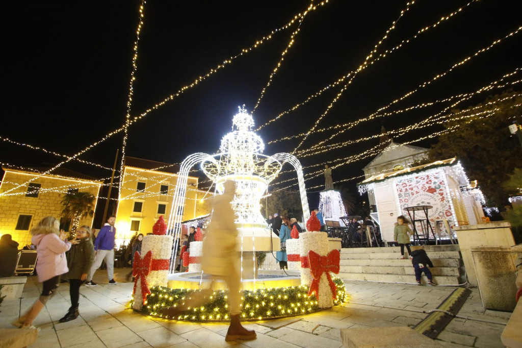 &lt;p&gt;Božićni grad u Makarskoj&lt;/p&gt;