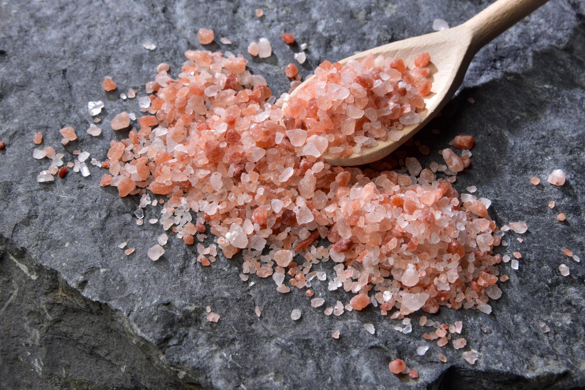 Kako su nam lagali za himalajsku sol: znanstvenici su definirali njezine sastojke, pročitajte i razmislite ima li smisla kupovati i koristiti tu skupu namirnicu