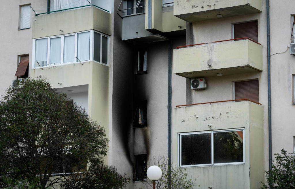 &lt;p&gt;&lt;br&gt;
Zgrada u četvrti Meterize gdje je sinoć u stanu došlo do požara&lt;br&gt;
 &lt;/p&gt;