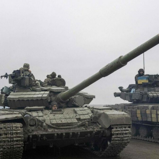 &lt;p&gt;Ukrajinski tenkovi na položaju blizu Hersona&lt;/p&gt;