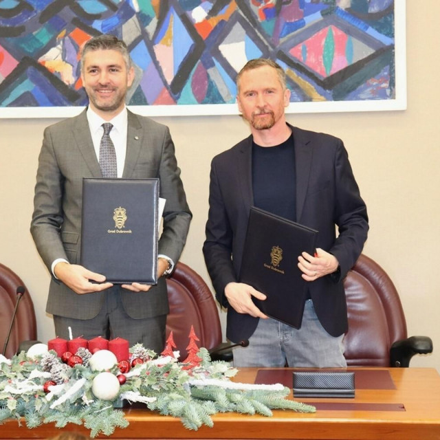 &lt;p&gt;Ugovor su potpisali gradonačelnik Mato Franković i direktor tvrtke KAP4 d.o.o. Nikola Miletić&lt;/p&gt;