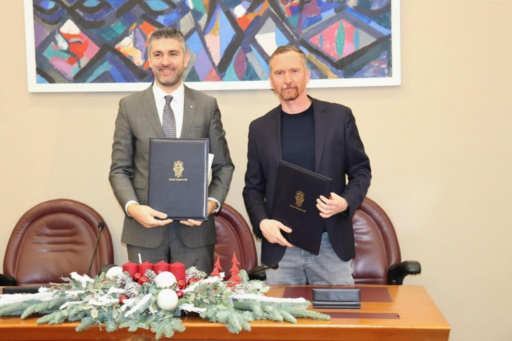 &lt;p&gt;Ugovor su potpisali gradonačelnik Mato Franković i direktor tvrtke KAP4 d.o.o. Nikola Miletić&lt;/p&gt;